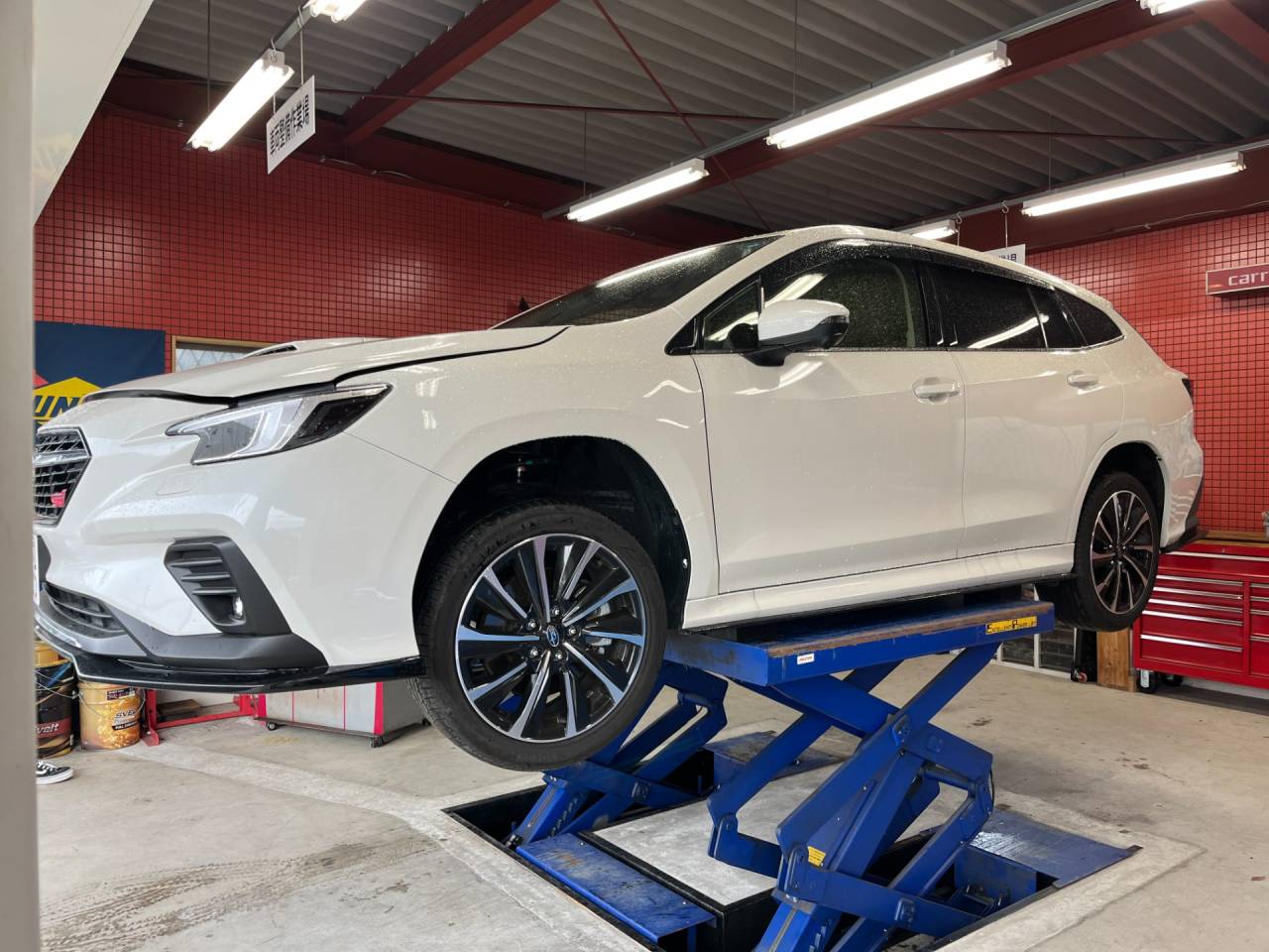 レヴォーグ／VNH　エンジンオイル、エレメント交換