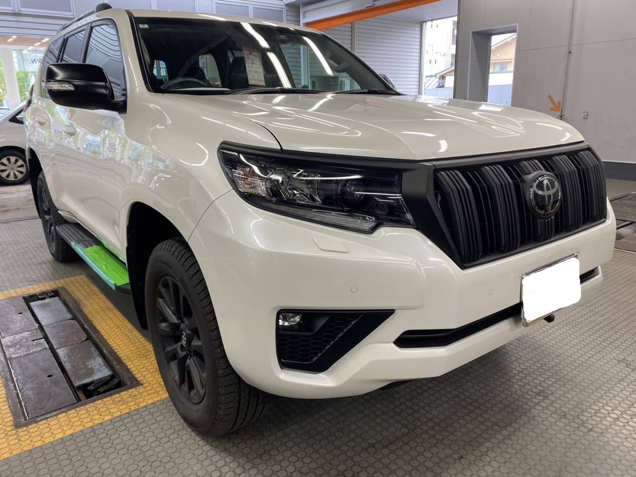 ランドクルーザープラド／TRJ150W　アルパイン11型フローティングDA（ディスプレイオーディオ）／DAF11Z他　取付