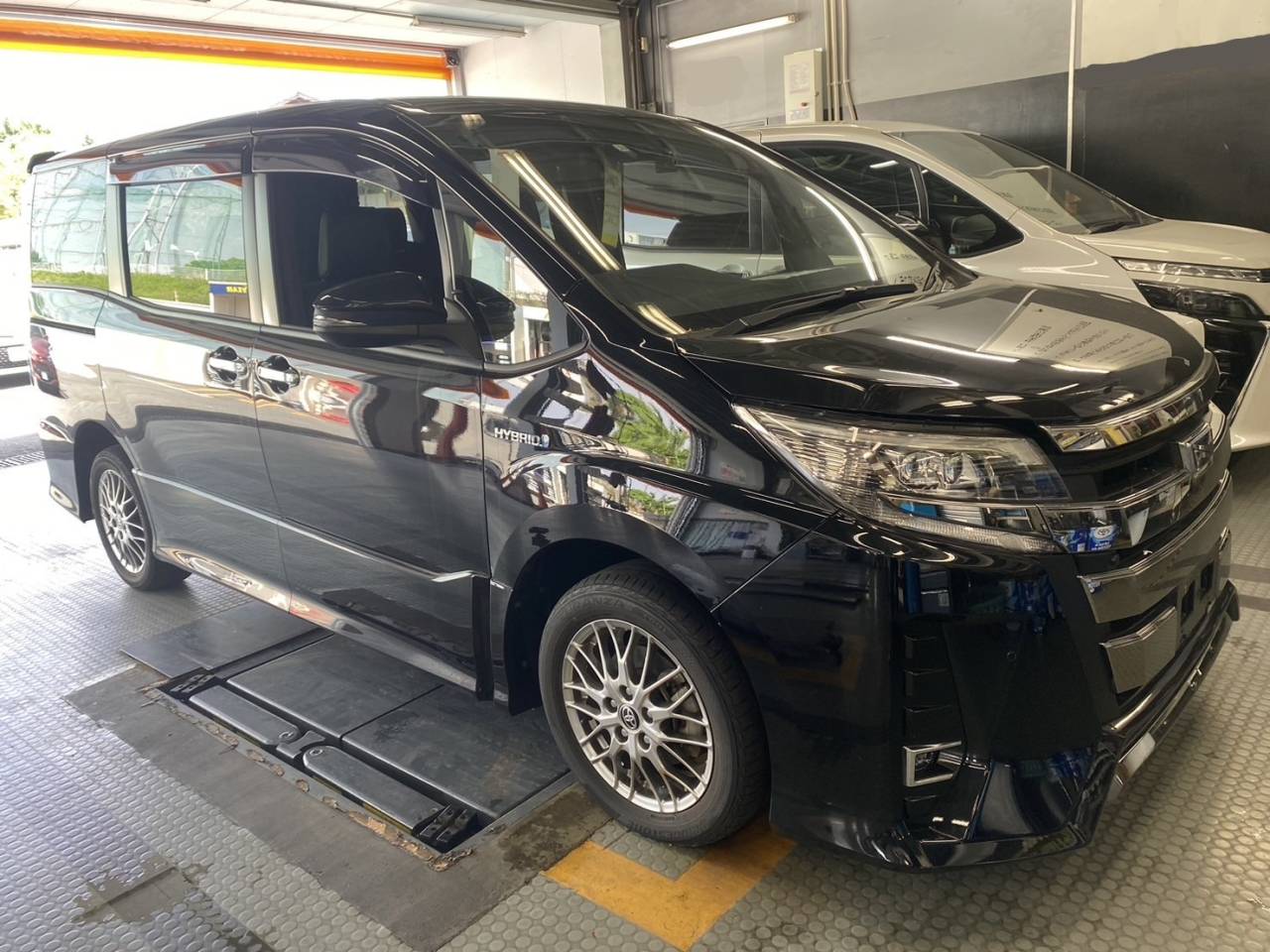 ノアHV／ZWR80G　T’Zドラレコ前後カメラ／TZ-DR210　取付